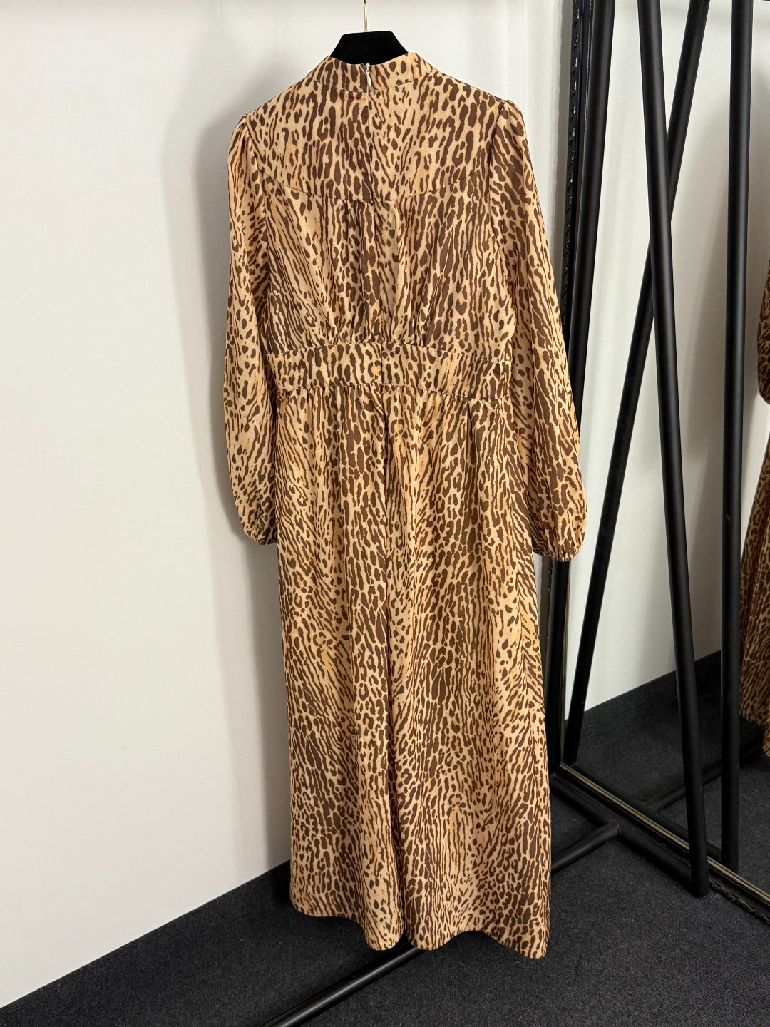 ZIM* leopard print V-neck waist dress
