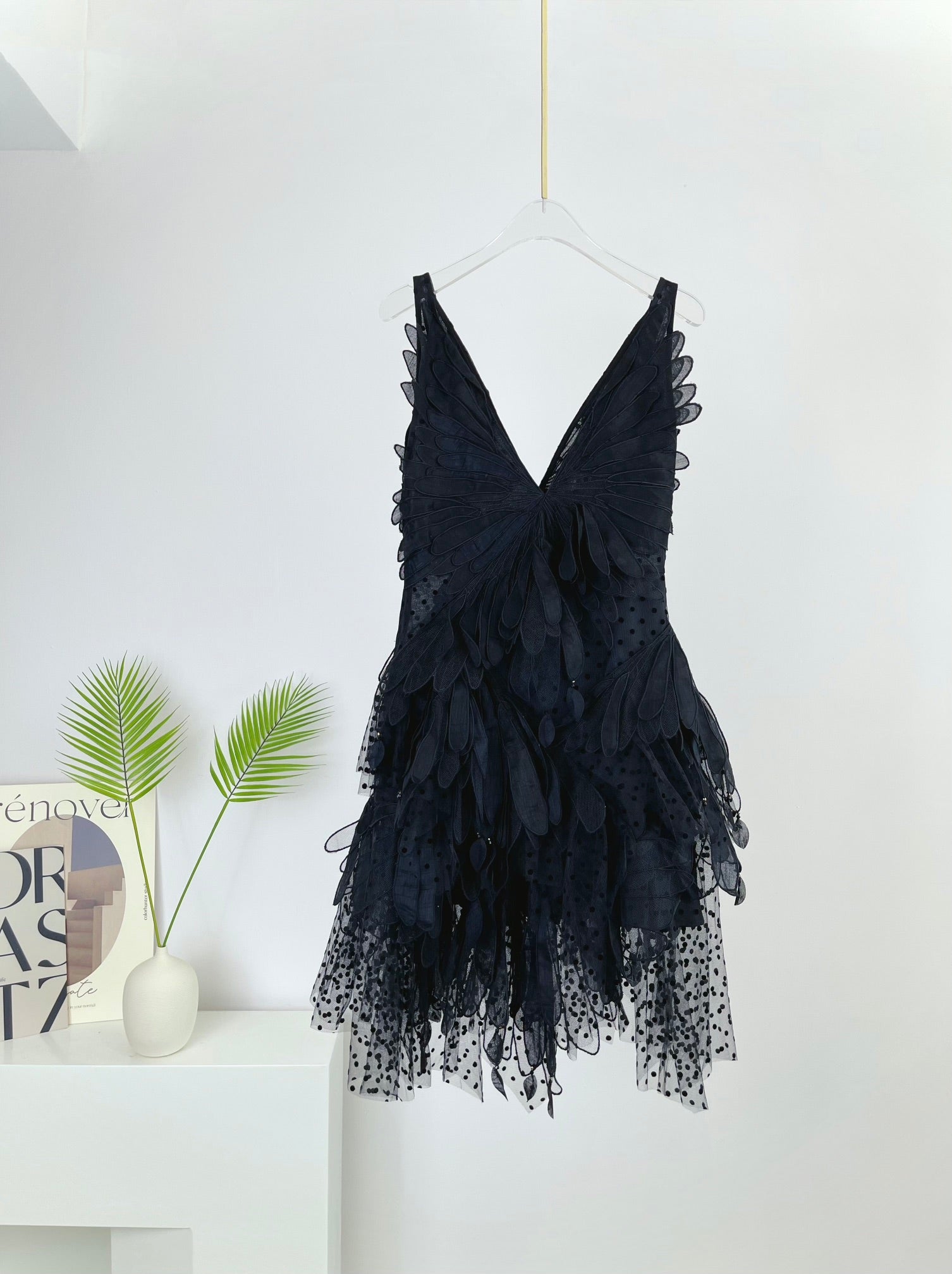 ZIM* 25 SS Sleeveless V-neck Mini Dress